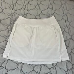 White Under Armour Golf Skirt - Size S. Some pilling in back